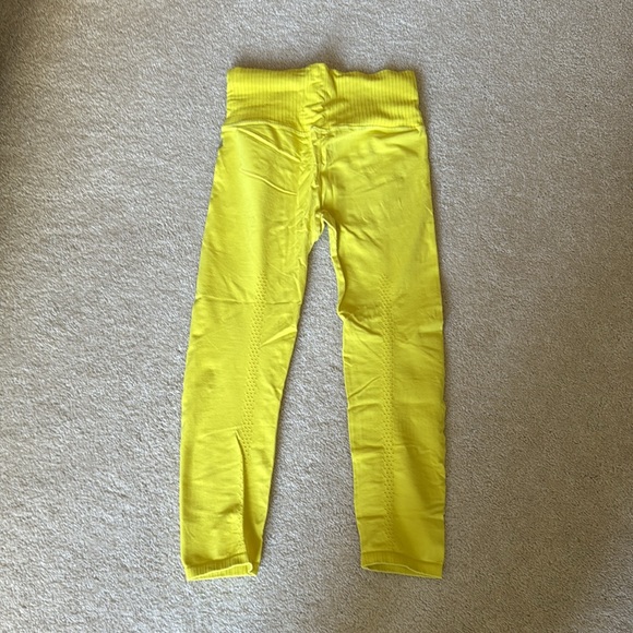 Yellow Free People good karma 7/8 leggings - Picture 10 of 10